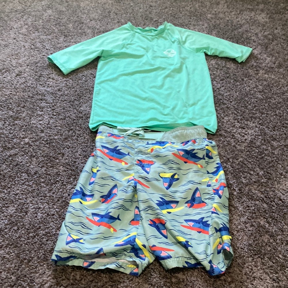 Swimsuit set With shark design